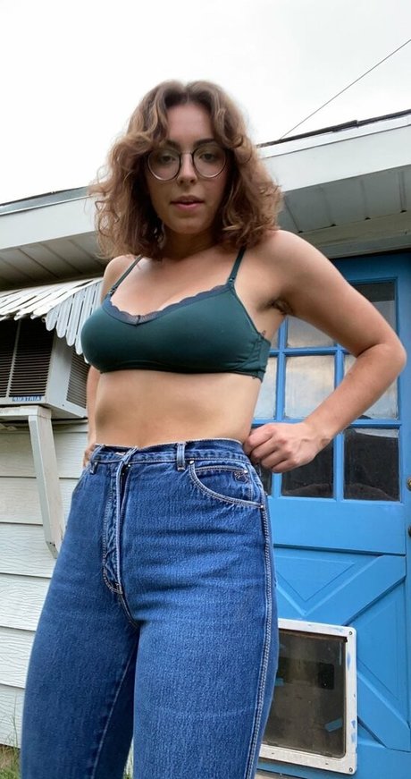 Kayleigh Adams onlyfans images