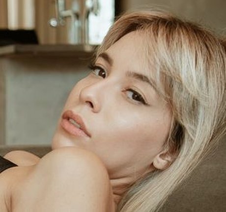 Giovanna Dias onlyfans strip tease