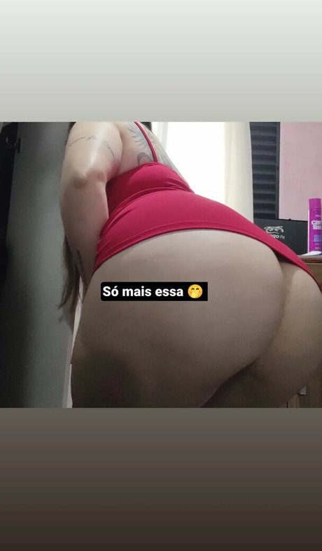 Hellen Silveira is on onlyfans