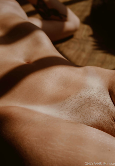 Aliesealieseoff onlyfans free content