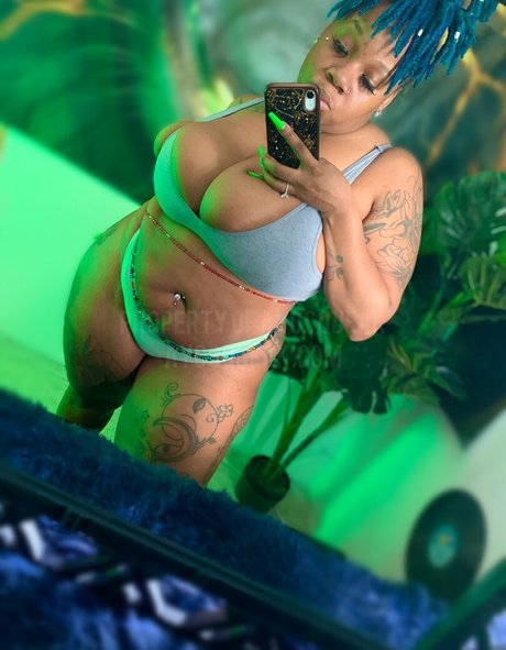 AyoSqueak onlyfans leaked tits