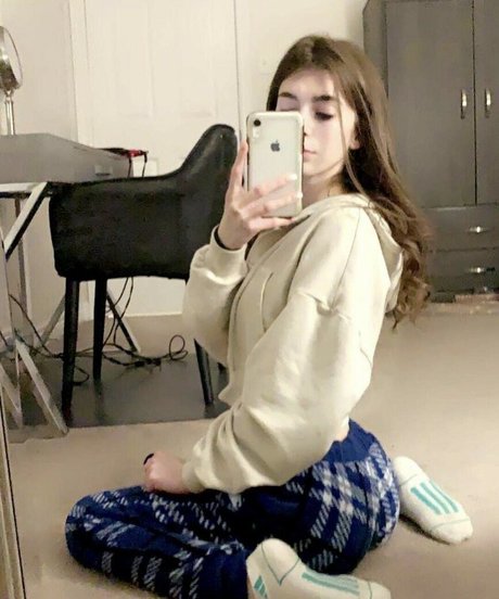 Katie Isnor onlyfans naked