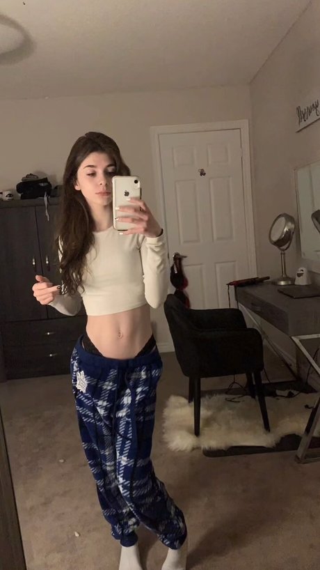 Katie Isnor onlyfans free content