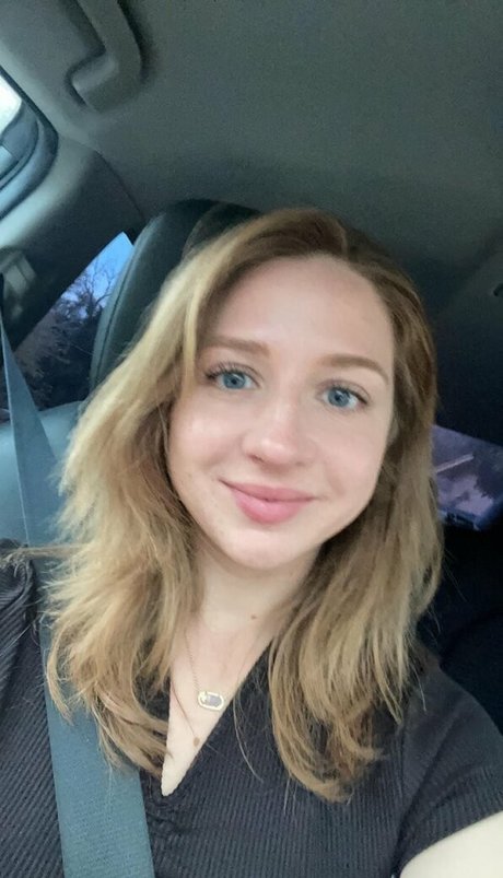 Robynator23 onlyfans nudes leak