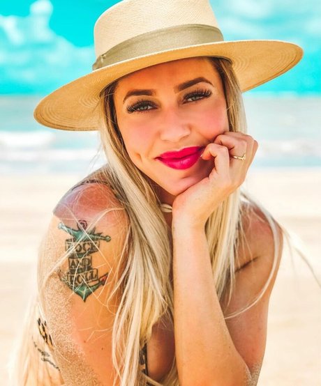 Adri Freitag onlyfans for free