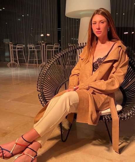 Mia Bar onlyfans nudes