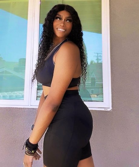 Tenuzen only fans nude leaks