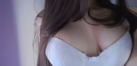 GoodGiirl18 naked on onlyfans