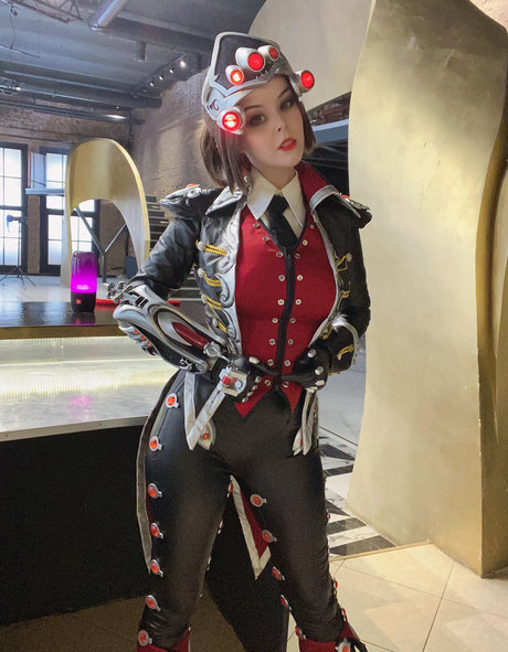 amateur nude onlyfans sexy nudes depiction