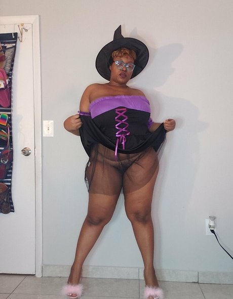 DivineJinn feet onlyfans