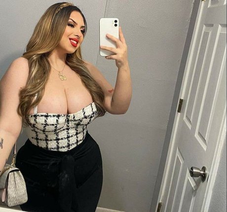 Daniela Ehimy onlyfans nude