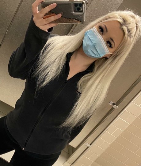 RoyalxHighness only fans pic