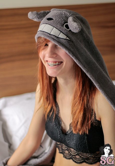 Elithes nude only fans leaks