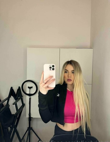 alicebrightt onlyfans mega