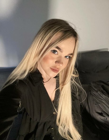 alicebrightt onlyfans nude