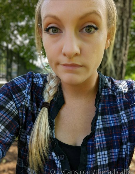 theradicalfox onlyfans leajs