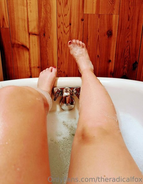 theradicalfox onlyfans free