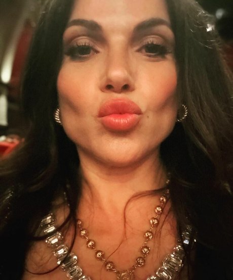 Lana Parilla nude onlyfans pics