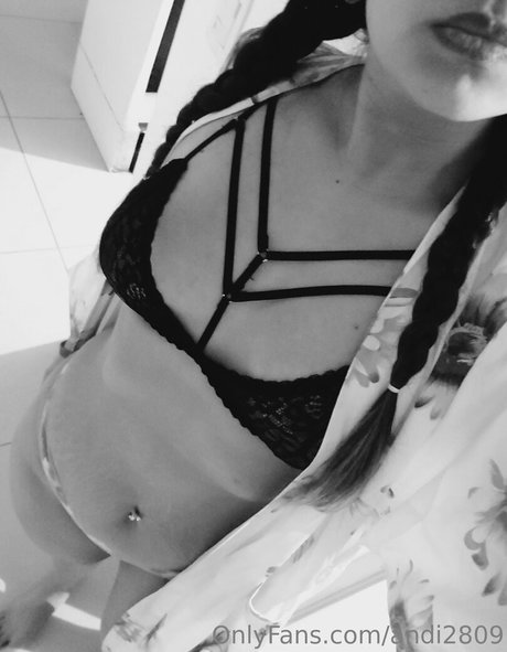 laveci28 onlyfans model