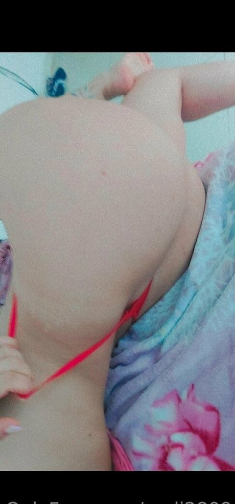 laveci28 onlyfans naked