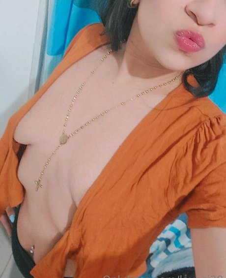 laveci28 onlyfans naked leaks