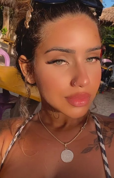 Muito Linda onlyfans full