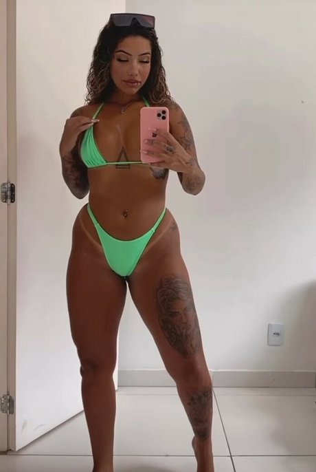 Muito Linda only fans photos