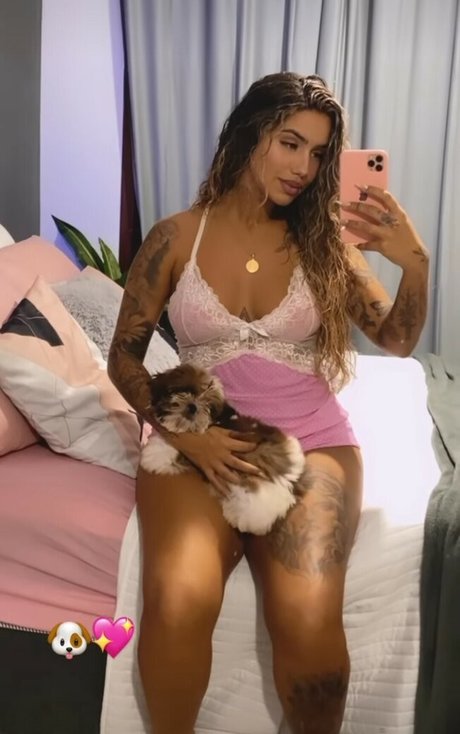 Muito Linda onlyfans strip