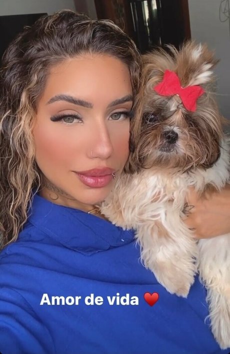 Muito Linda nude only fans