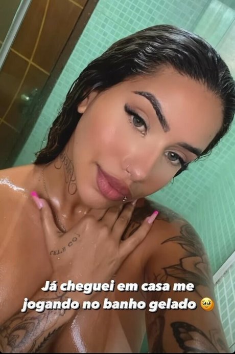 Muito Linda onlyfans content type