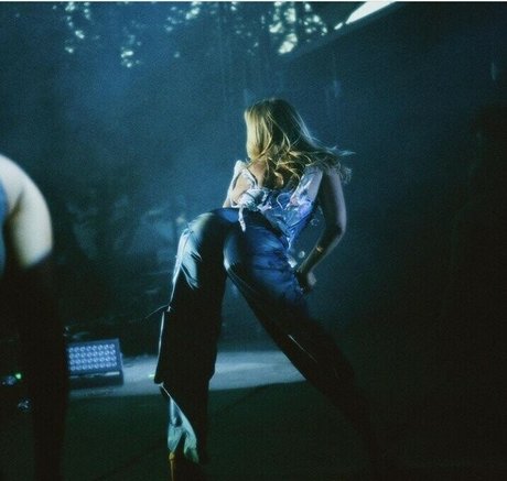 Zara Larsson onlyfans leaks sex