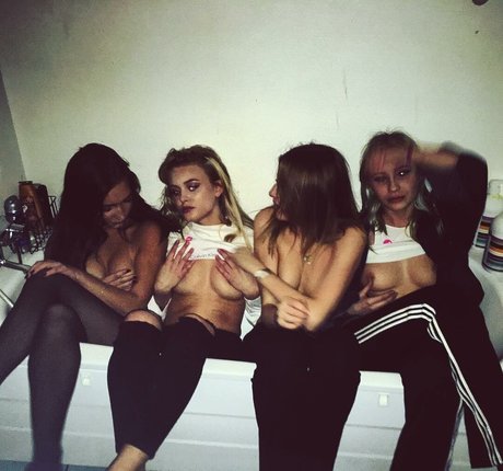 Zara Larsson Profile image