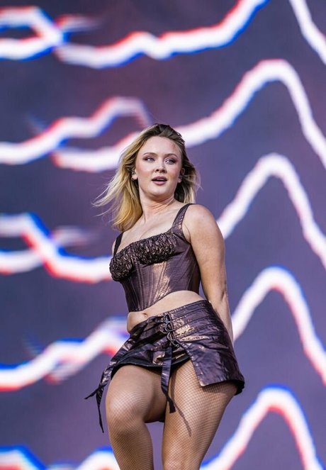 Zara Larsson onlyfans leaks naked