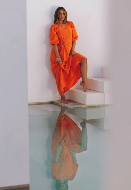 Frankie Bridge topless onlyfans