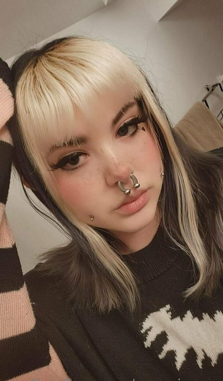 saveniarose onlyfans leajs