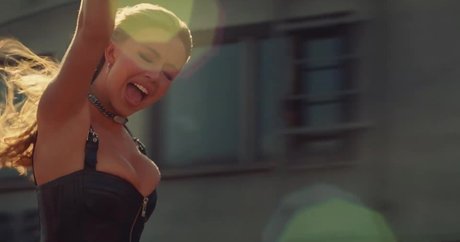 blonde cougar onlyfans free porn images