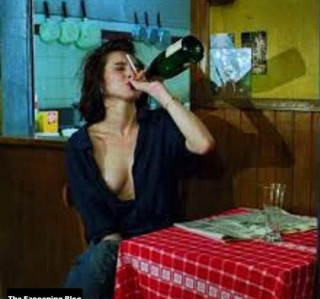 Eve Hewson onlyfans naked pics