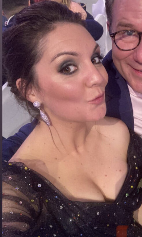 Laura Tobin onlyfans model photos