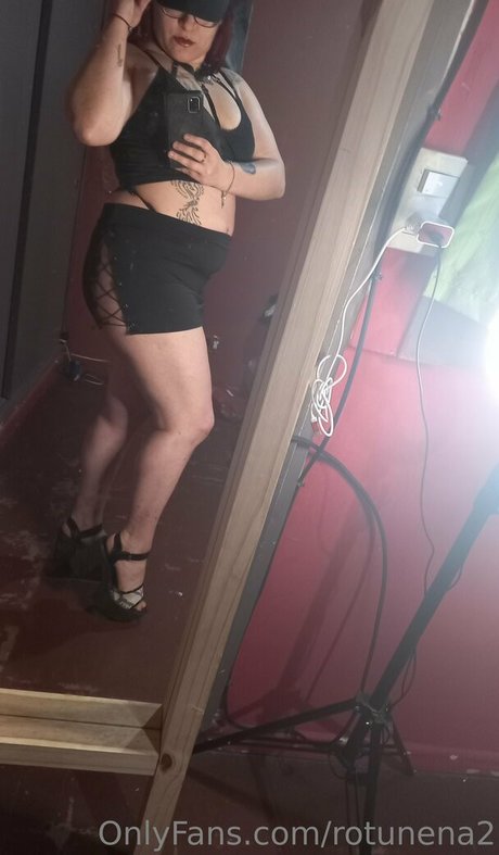rotunena2 onlyfans nudes leak