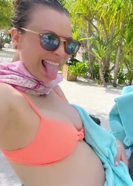 milf teacher onlyfans pornos selfie