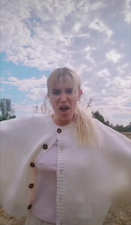 Millie Bobby Brown onlyfans lean