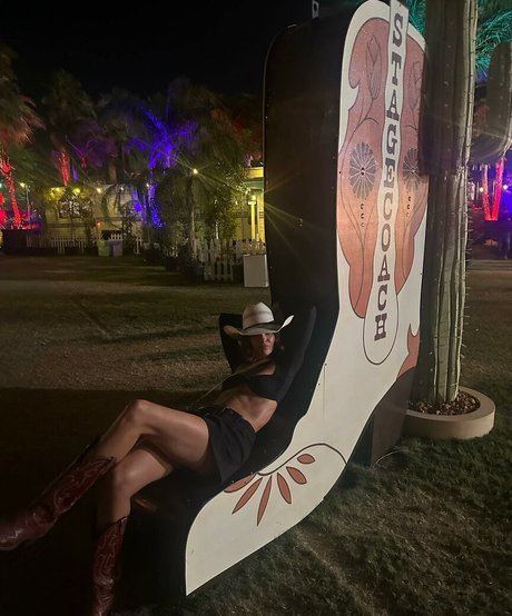 Shelley Hennig only fans review