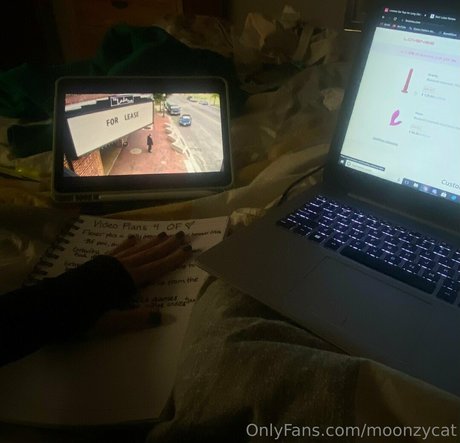 Moonzycat nudes onlyfans