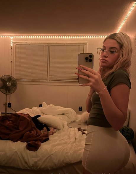 aliciamayer only fans naked