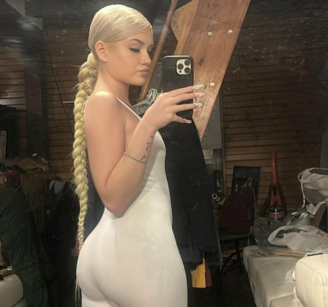 aliciamayer onlyfans leaks nude