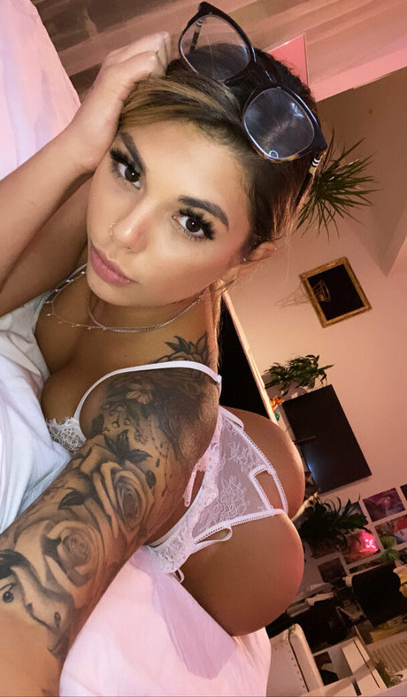 gvalentinaxxx nude onlyfans leaks