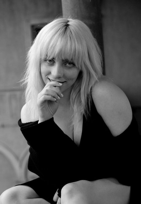 female onlyfans sexy nudes glimpse