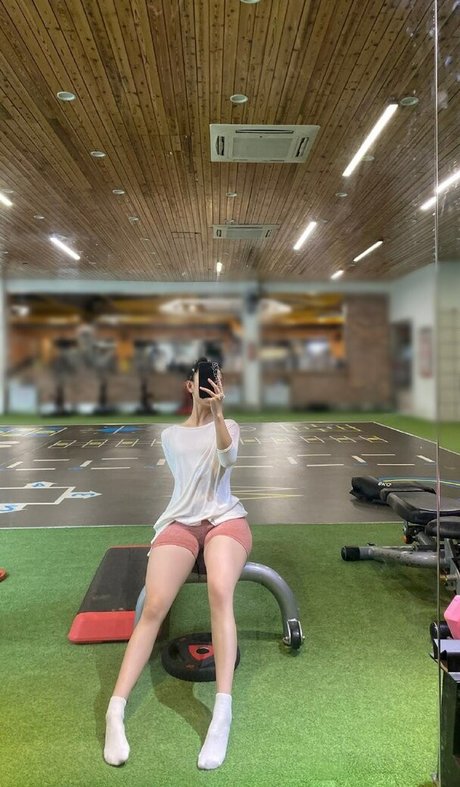 QiaoniuTT onlyfans strip