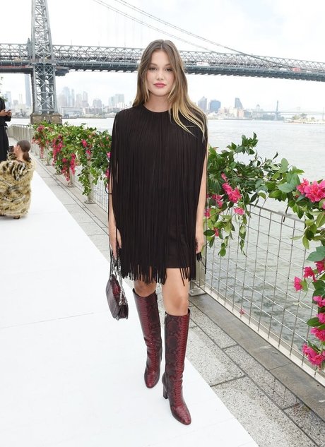 Olivia Holt xxx only fans