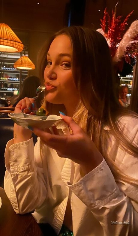 Olivia Holt onlyfans pics leaked
